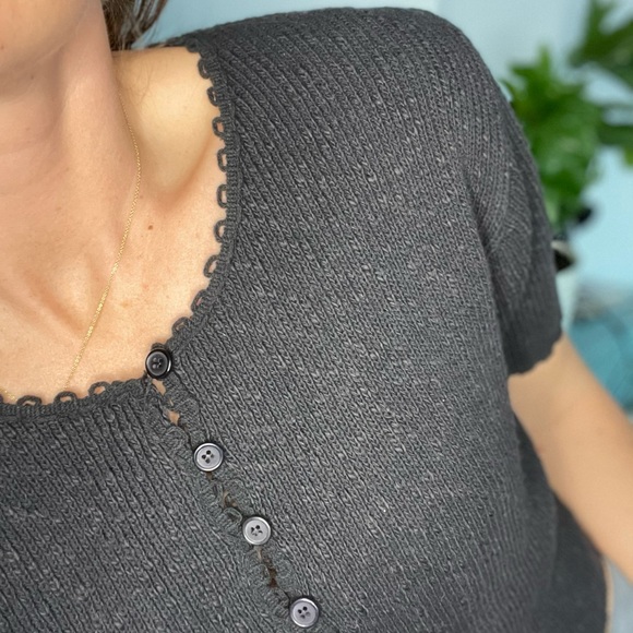 John P knit works 100% cotton made in Greece boxy cropped knit shirt - Picture 2 of 13